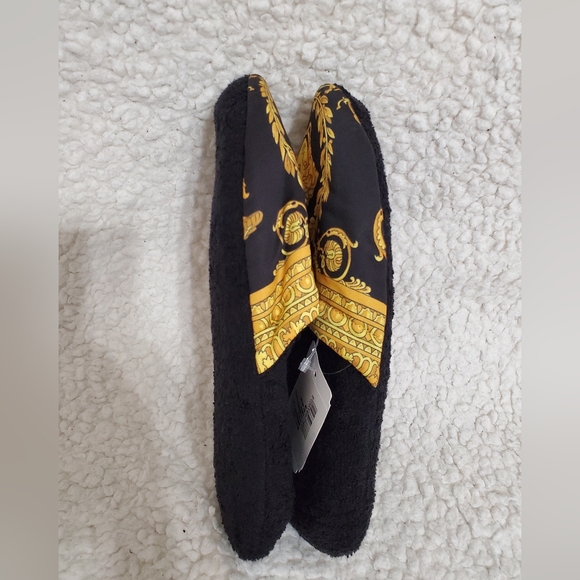 Versace Medusa Slippers - Picture 9 of 15